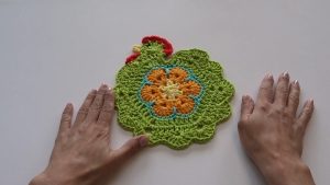 How to Crochet a Chicken Pot Holder 1