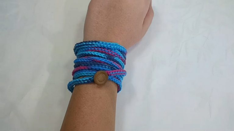 Classic Crochet Bracelet For Fashion-Forward Wear