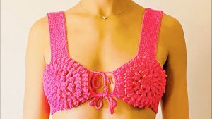 Delicate Crochet Flower Crop Top Styles For Warm Days