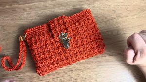 How To Crochet Clutch Style To Any Outfit or Occasion