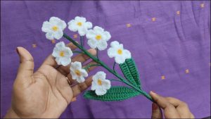 Trendy Crochet Small Flower Pattern For Fresh Looks