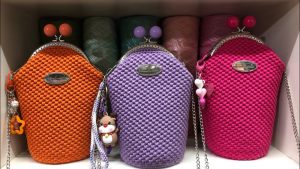 Crochet Peony Bag Tutorial 1