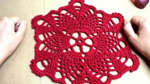 Beautifull Crochet Round Doily Pattern For Tables & Trays