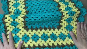 Easy Mosaic Crochet Table Runner Tutorial 1