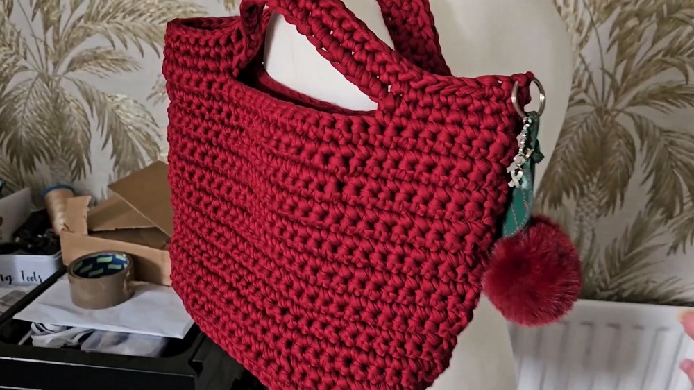 How To Crochet A Chunky Handbag 1