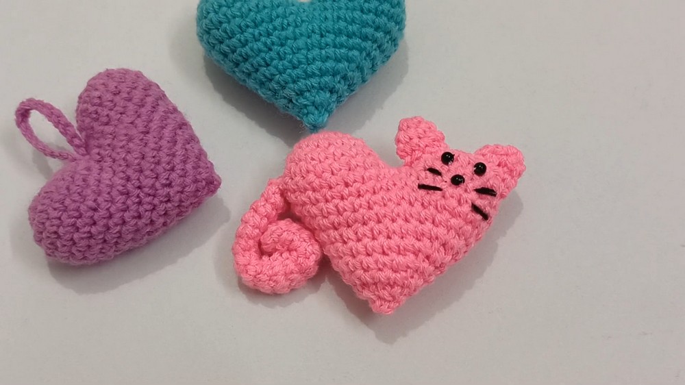 Crochet Heart Cat Patternn 1