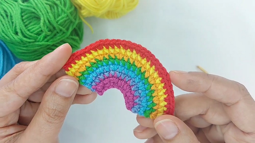 Crochet Rainbow Applique Pattern 2
