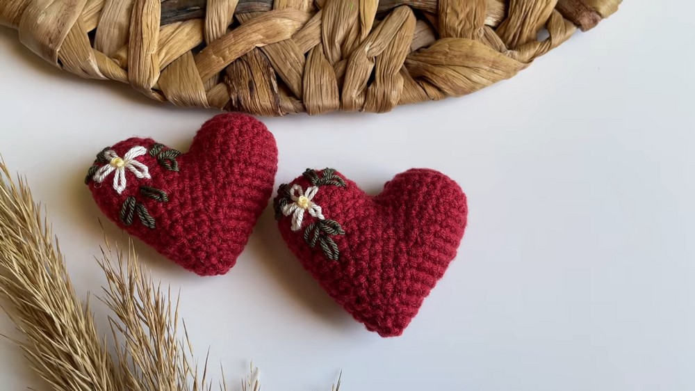 Easy Amigurumi Heart Pattern 2