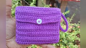 Crochet Mini Pouch Bag Tutorial 1
