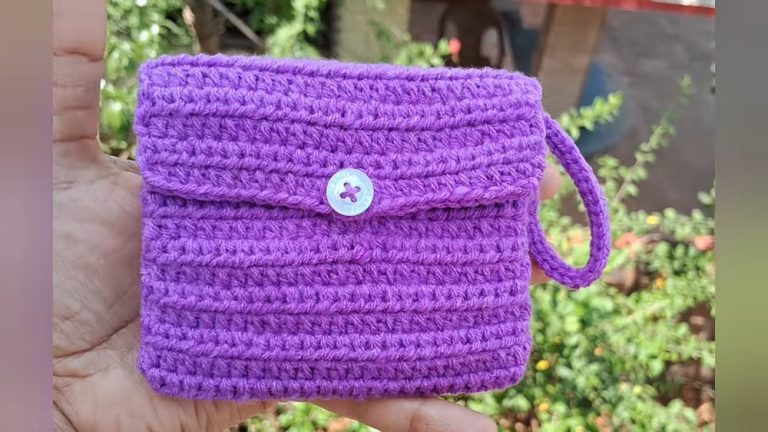 Crochet Mini Pouch Bag Tutorial 1