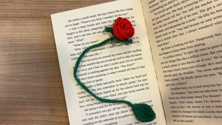 Crochet Rose Bookmark Pattern 2