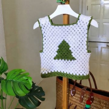 Crochet Christmas Tree Vest 4
